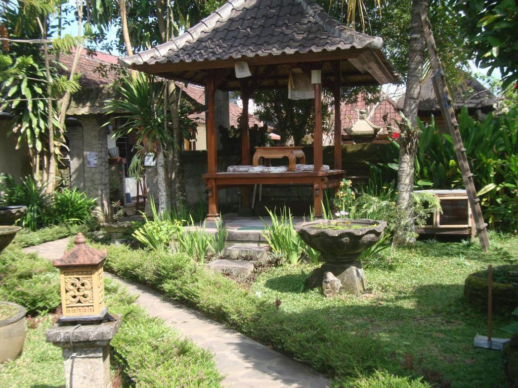 Gusti Home Stay Ubud Exterior foto